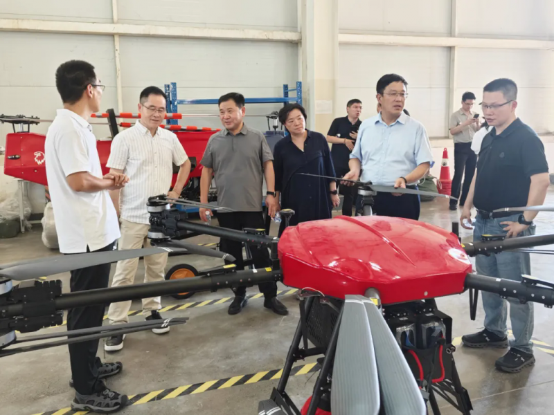 胡潤(rùn)百富團(tuán)隊(duì)考察獵鷹消防安陽(yáng)制造中心